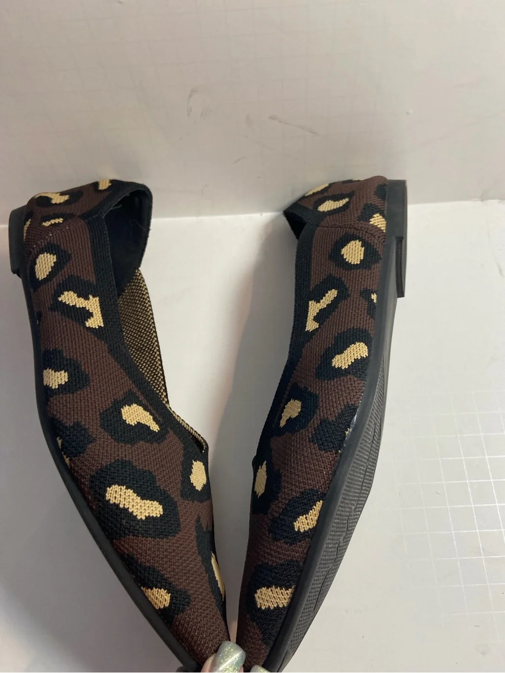 Soft~Black Leopard Print~Breathable Mesh Knit~Pointed Toe~Ballet Flat~Size 9.5